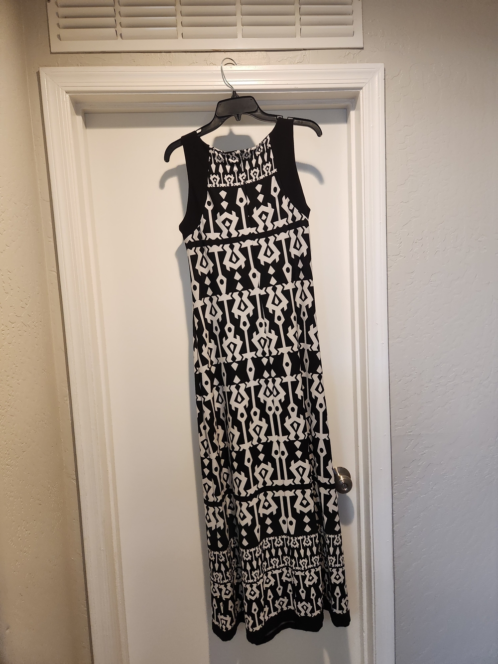 R&M Richards Black and White Geometric Maxi Dress